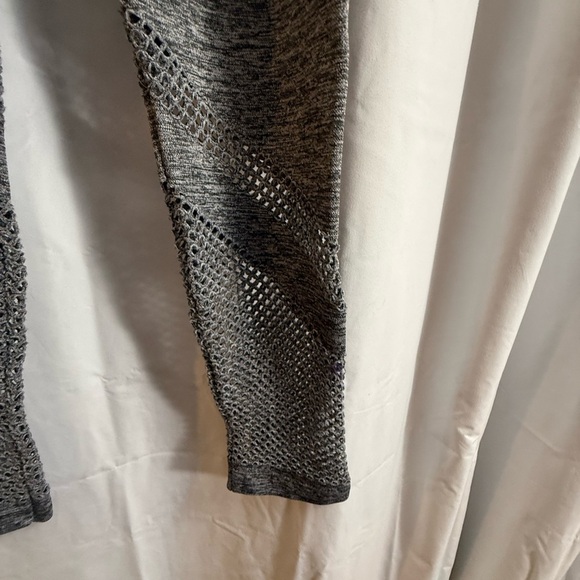 Feathers Charcoal Textured Leggings - Picture 2 of 4